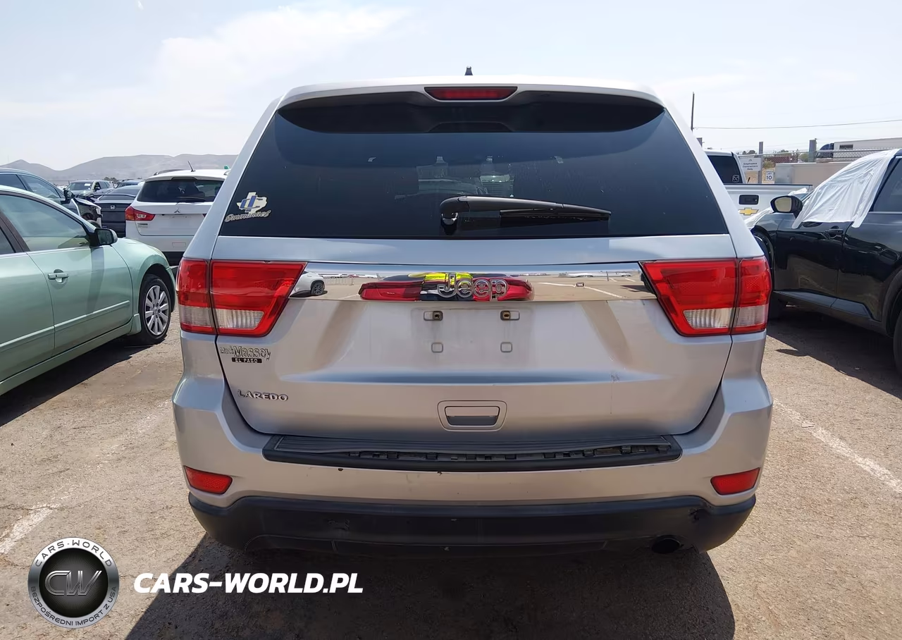 2011 Jeep Grand Cherokee Laredo VIN:1J4RS4GG7BC569340 - 17