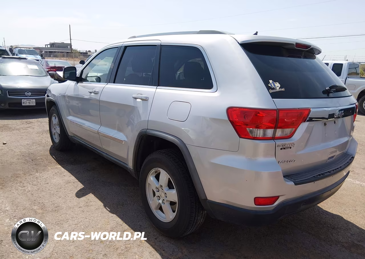 2011 Jeep Grand Cherokee Laredo VIN:1J4RS4GG7BC569340 - 3