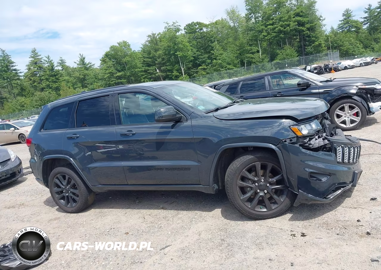 2018 Jeep Grand Cherokee Altitude 4X4 VIN:1C4RJFAG9JC367644 - 13