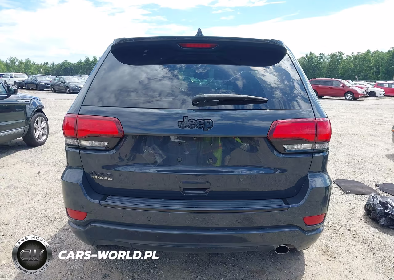 2018 Jeep Grand Cherokee Altitude 4X4 VIN:1C4RJFAG9JC367644 - 16