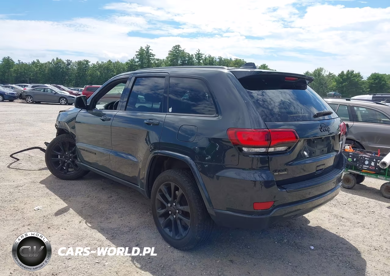 2018 Jeep Grand Cherokee Altitude 4X4 VIN:1C4RJFAG9JC367644 - 3