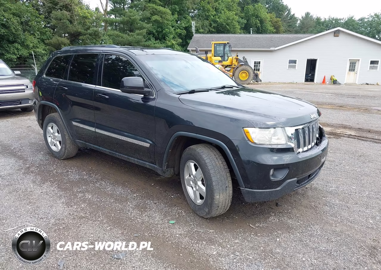 2013 Jeep Grand Cherokee Laredo – zdjęcie 1 z 17