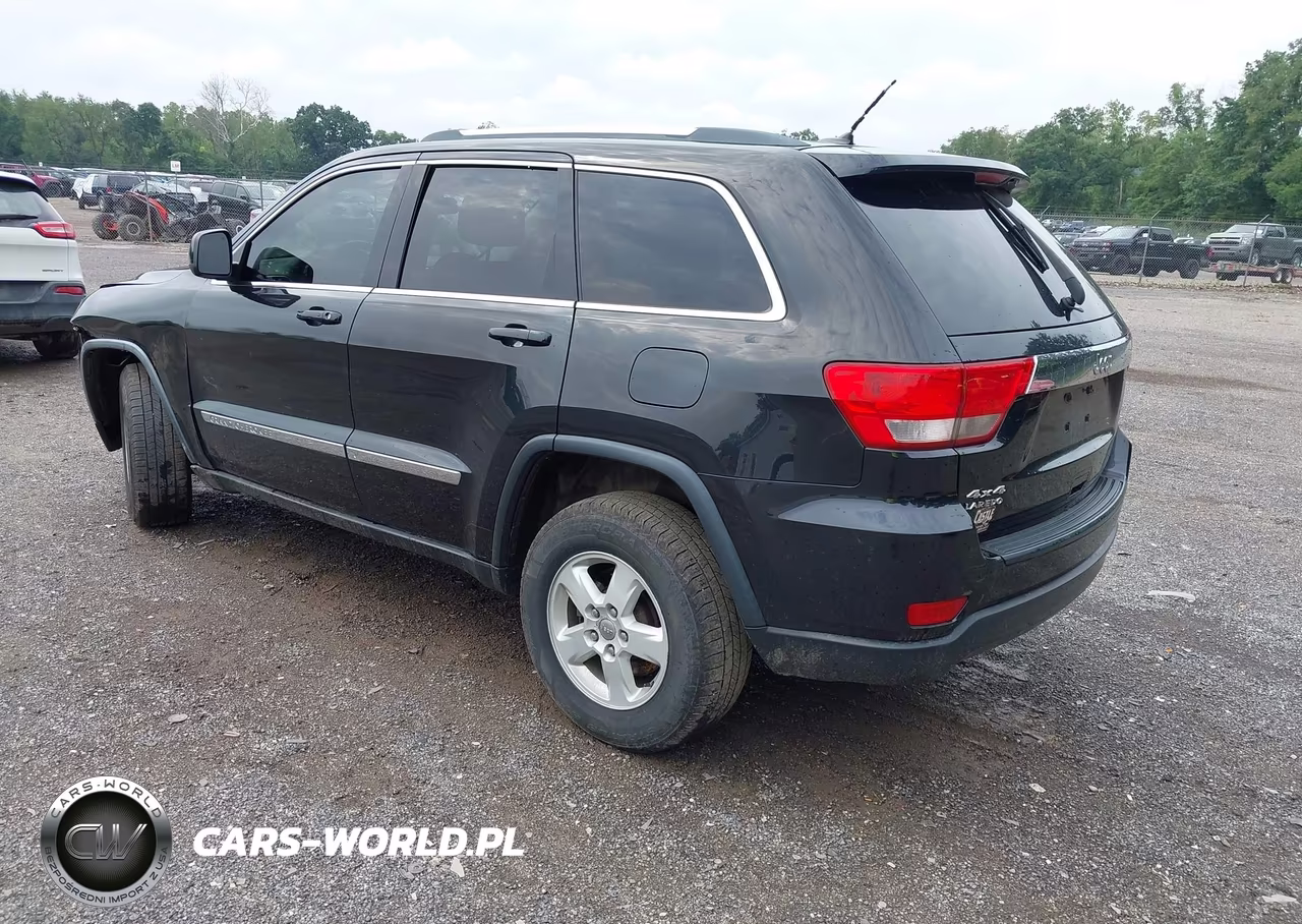 2013 Jeep Grand Cherokee Laredo VIN:1C4RJFAG6DC633495 - 3