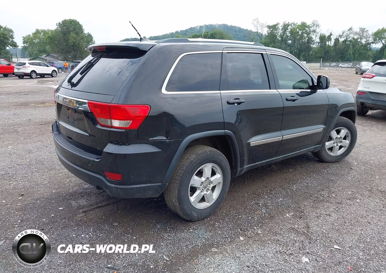 2013 Jeep Grand Cherokee Laredo VIN:1C4RJFAG6DC633495 - 4