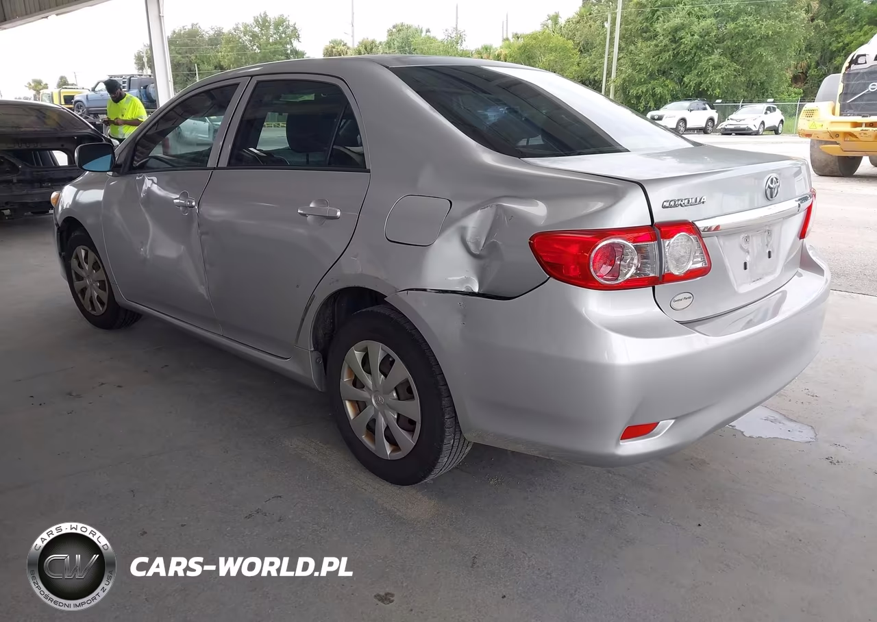 2013 Toyota Corolla L VIN:JTDBU4EE9DJ121862 - 3