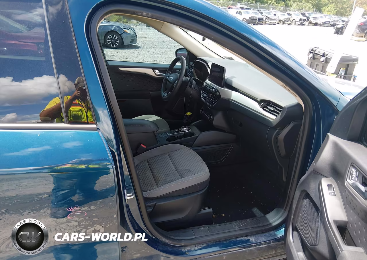 2020 Ford Escape Se VIN:1FMCU9G61LUC25584 - 5
