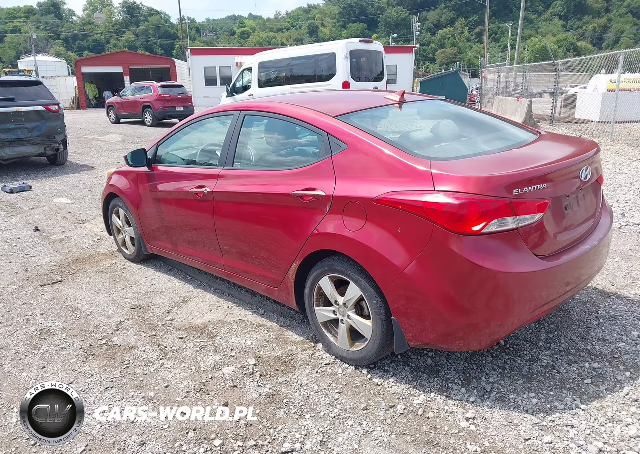 2013 Hyundai Elantra Gls VIN:5NPDH4AE3DH450889 - 3