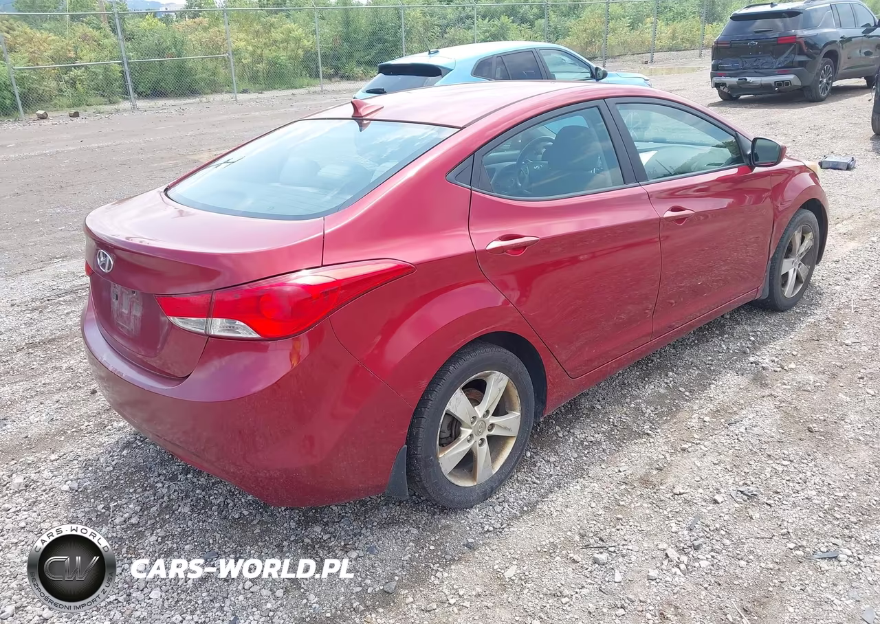 2013 Hyundai Elantra Gls VIN:5NPDH4AE3DH450889 - 4