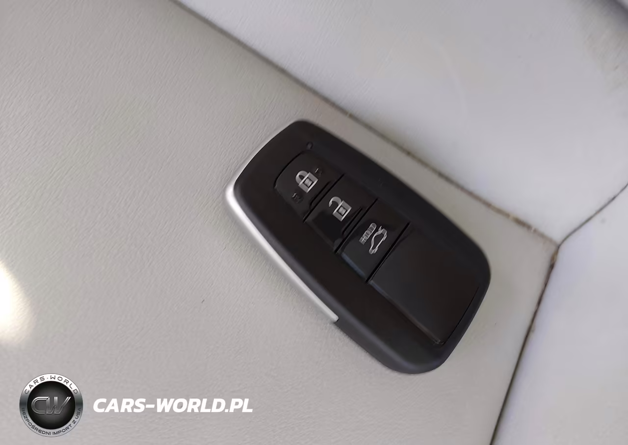 2016 Toyota Prius Four VIN:JTDKARFU4G3519940 - 11