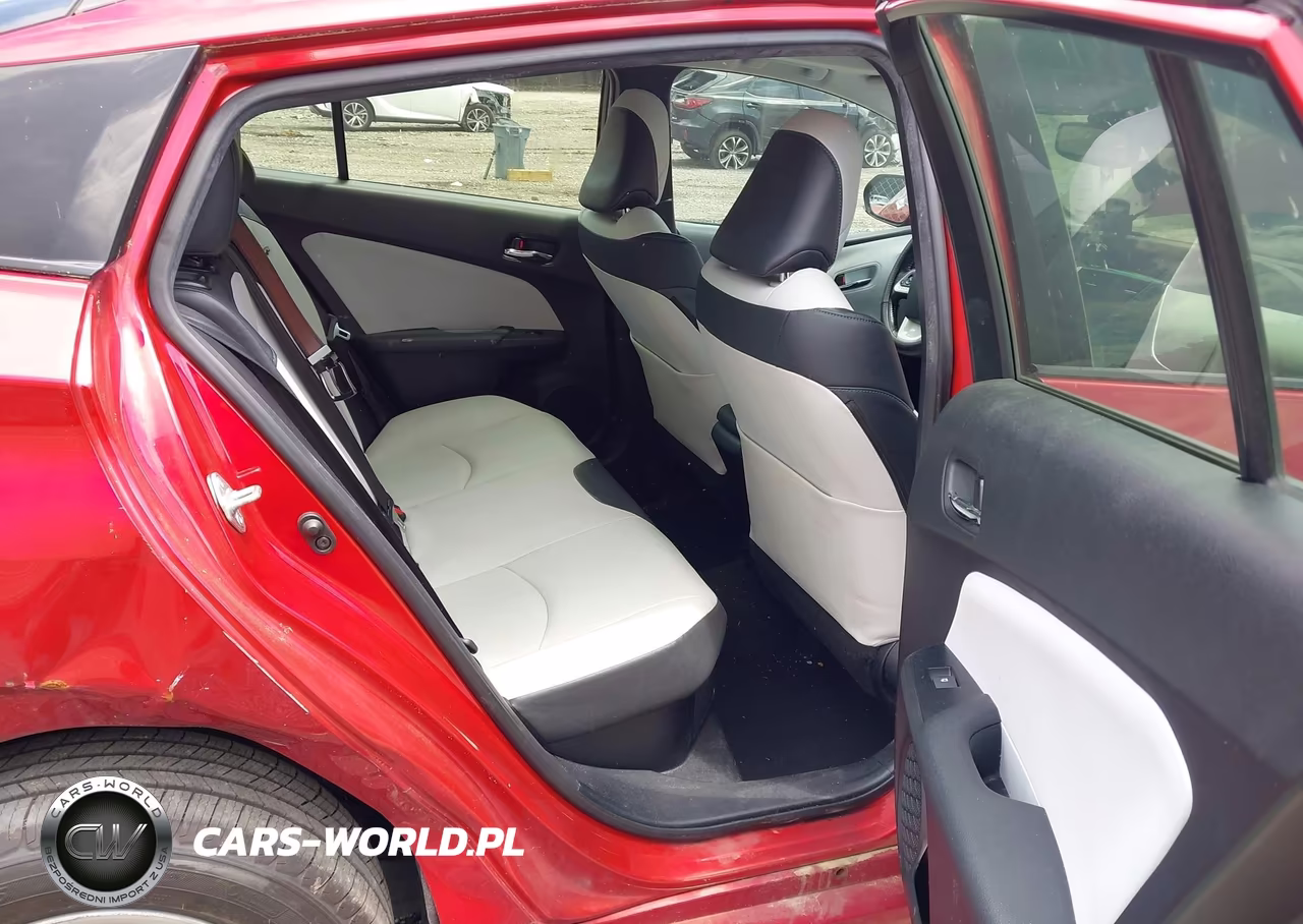 2016 Toyota Prius Four VIN:JTDKARFU4G3519940 - 8