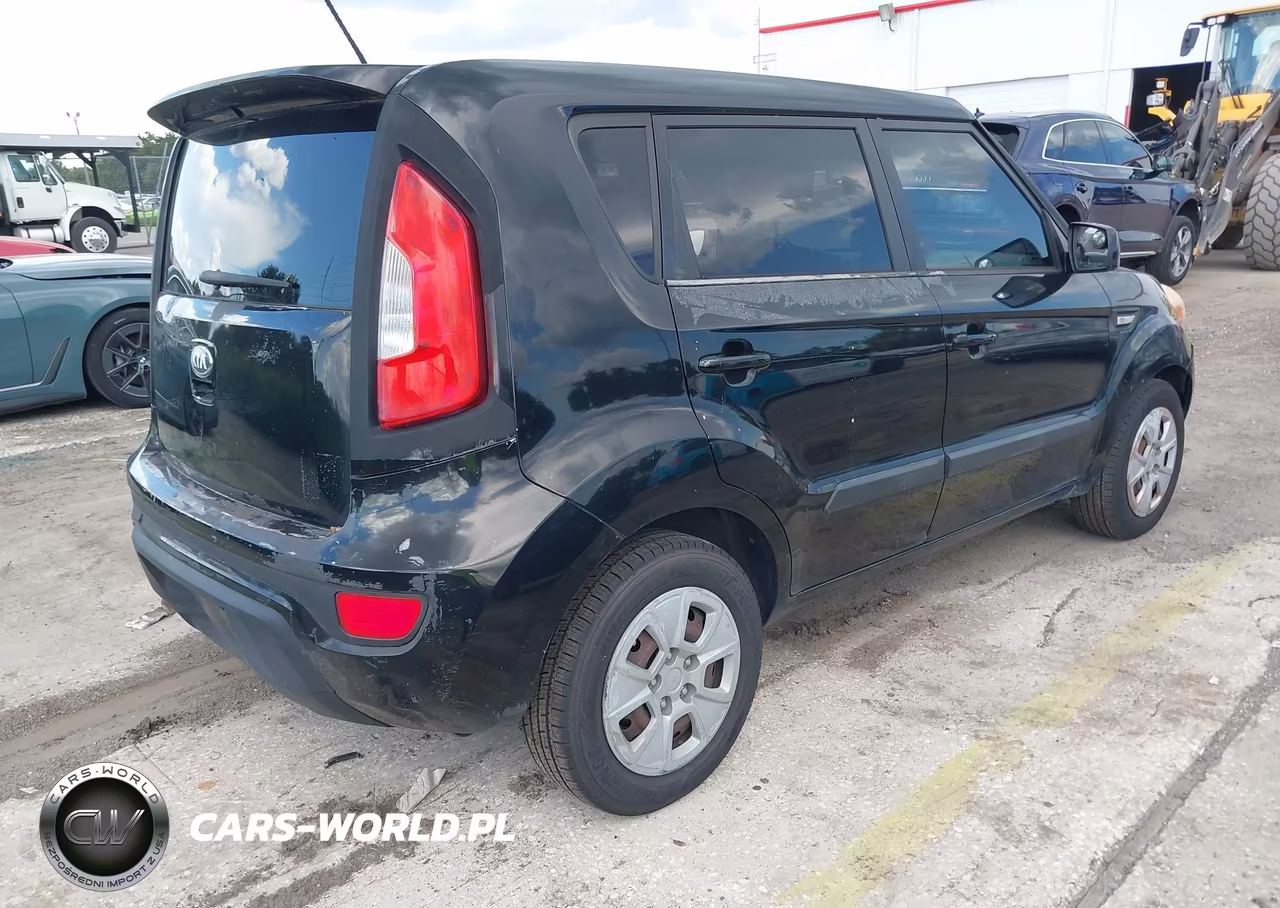 2013 Kia Soul VIN:KNDJT2A51D7604218 - 4