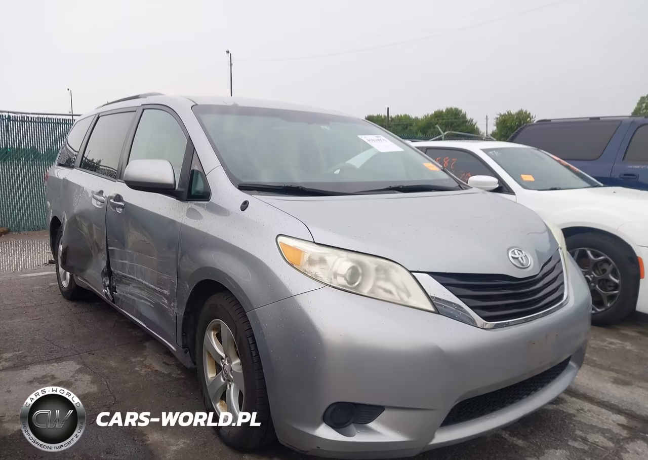2013 Toyota Sienna Le V6 8 Passenger – zdjęcie 1 z 16
