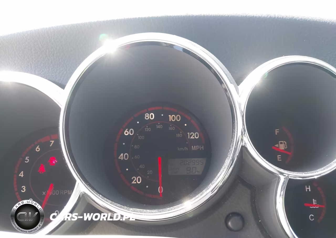 2005 Toyota Matrix VIN:2T1KR32E65C448975 - 7