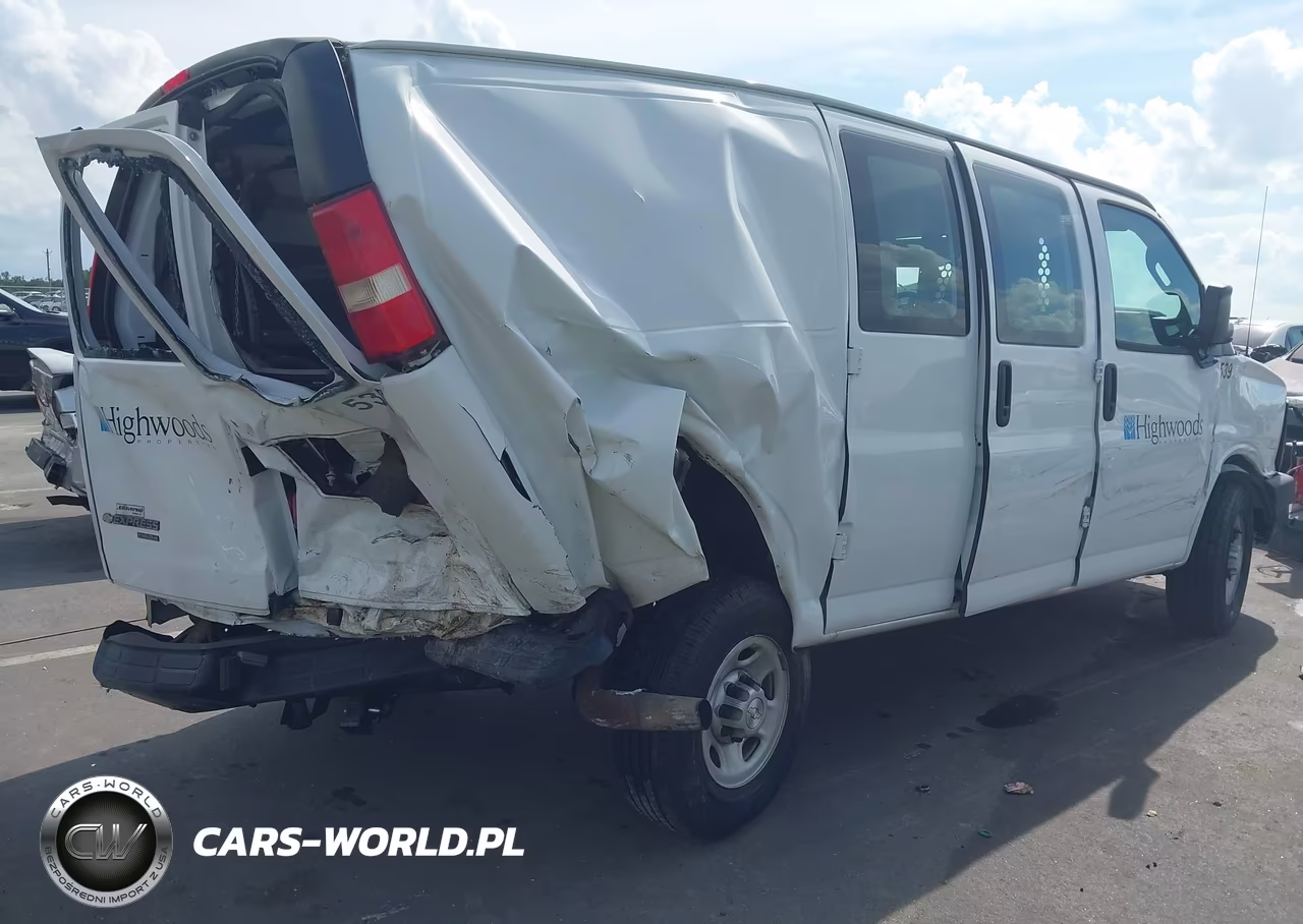 2016 Chevrolet Express 2500 Work Van VIN:1GCWGAFF2G1330749 - 4