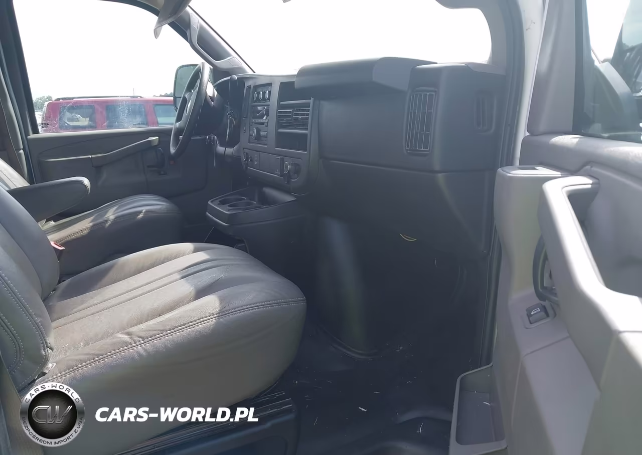 2016 Chevrolet Express 2500 Work Van VIN:1GCWGAFF2G1330749 - 5