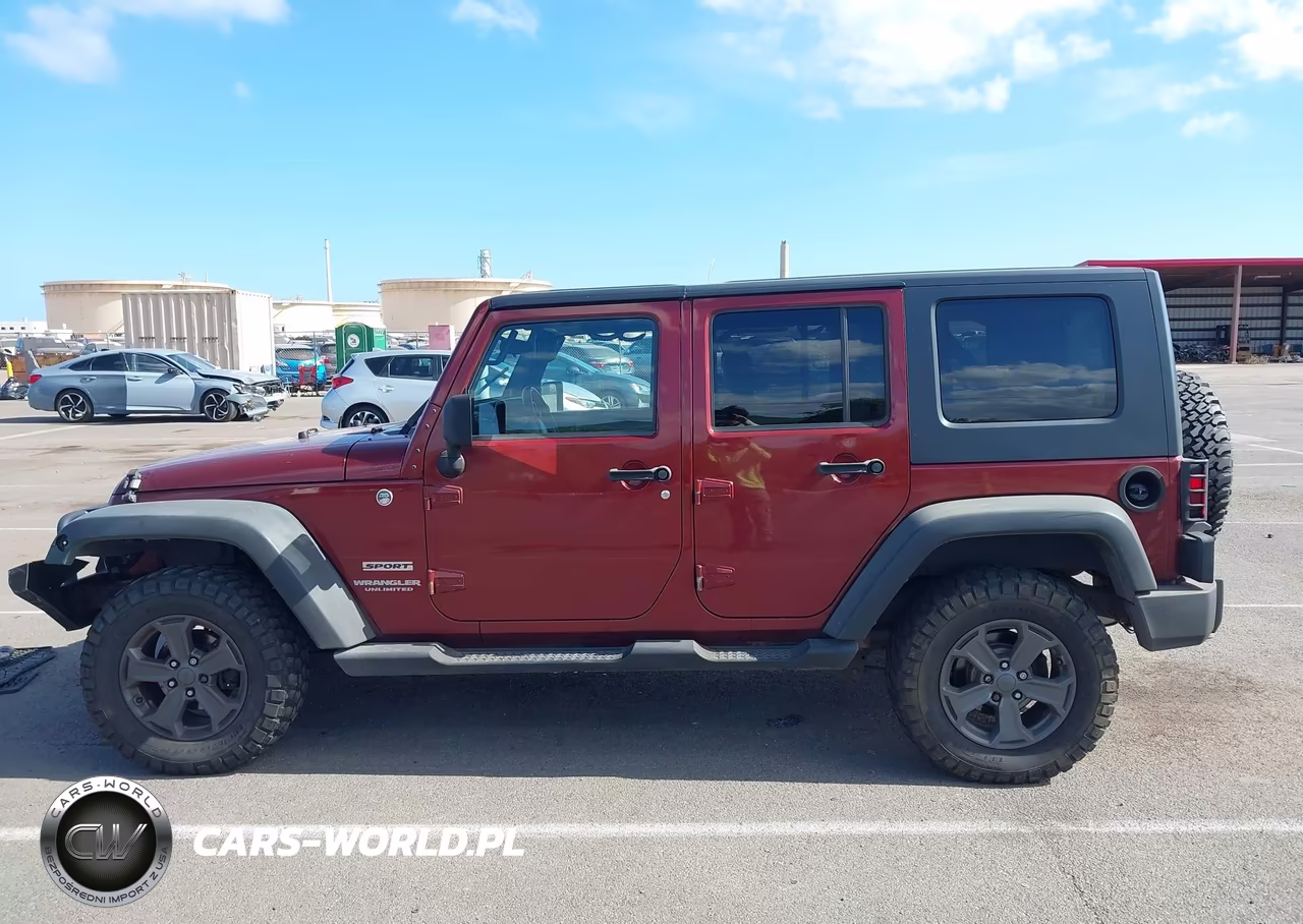 2010 Jeep Wrangler Unlimited Sport VIN:1J4BA3H18AL125021 - 14