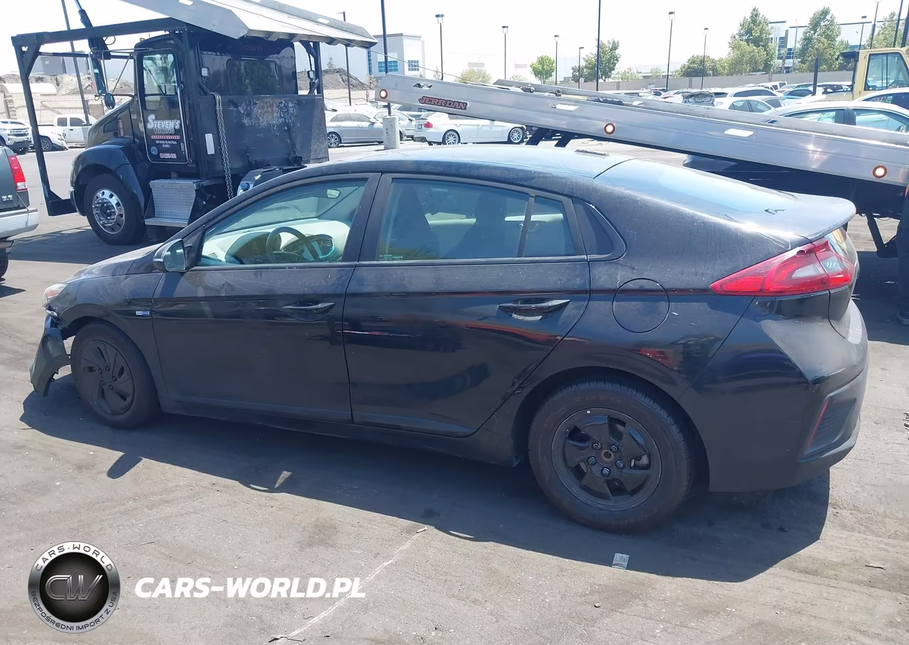 2018 Hyundai Ioniq Hybrid Sel VIN:KMHC75LC1JU100108 - 14