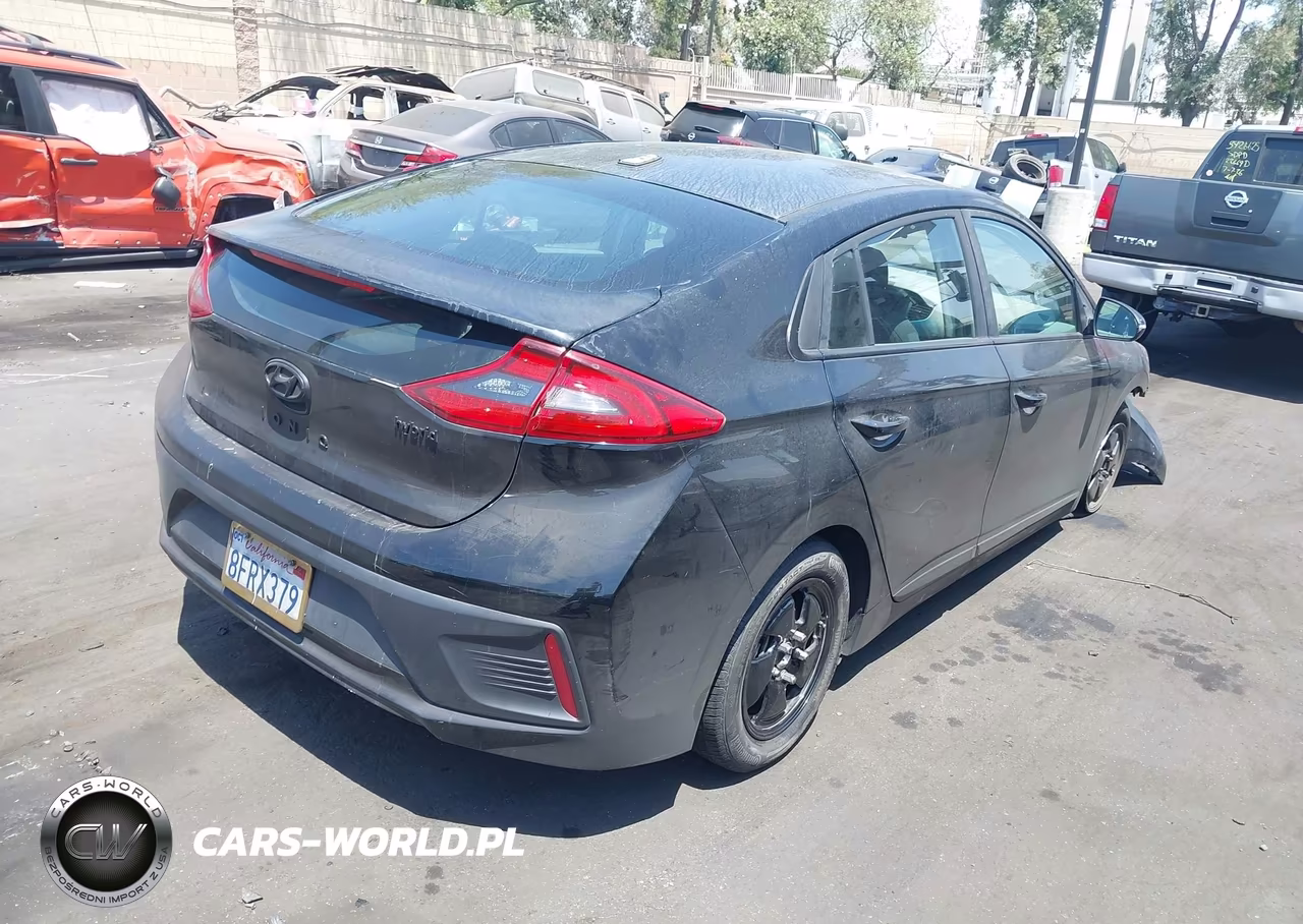 2018 Hyundai Ioniq Hybrid Sel VIN:KMHC75LC1JU100108 - 4