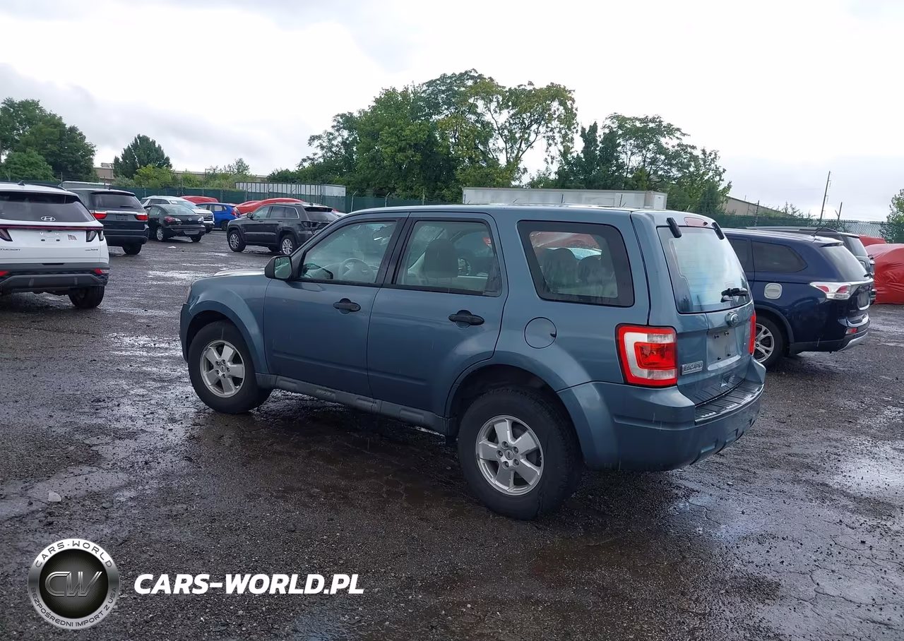 2012 Ford Escape Xls VIN:1FMCU0C75CKA54666 - 3