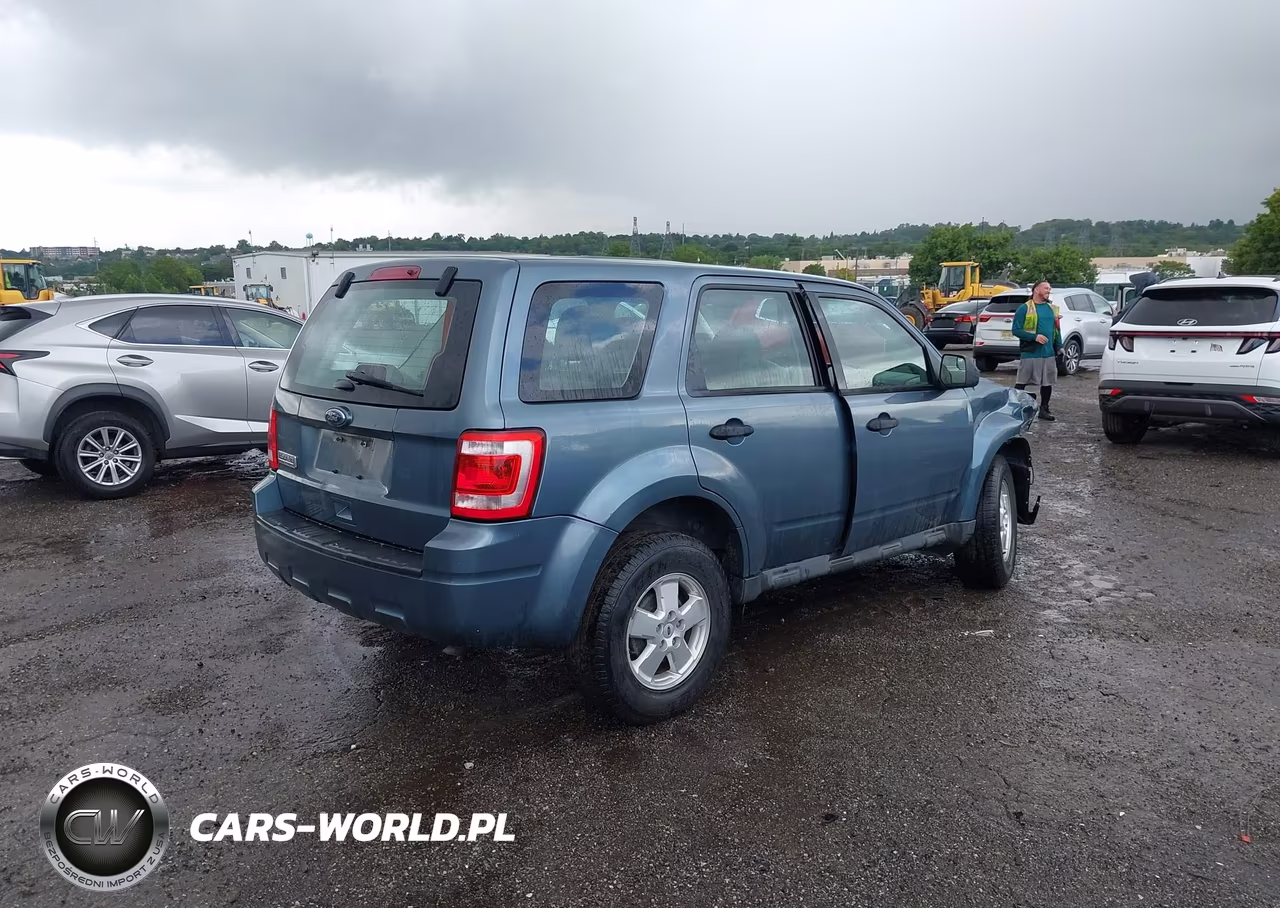 2012 Ford Escape Xls VIN:1FMCU0C75CKA54666 - 4