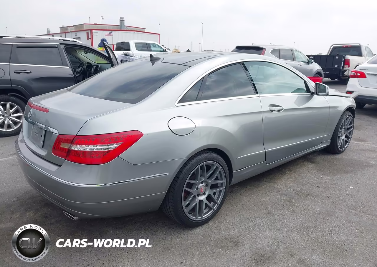 2010 Mercedes-Benz E 350 VIN:WDDKJ5GB2AF037419 - 4