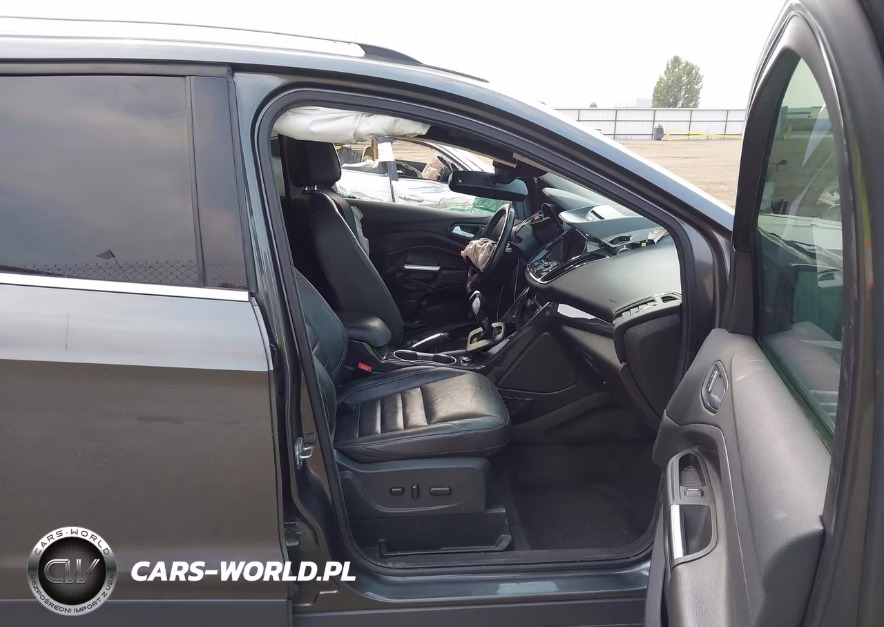 2016 Ford Escape Titanium VIN:1FMCU9J90GUC27061 - 5