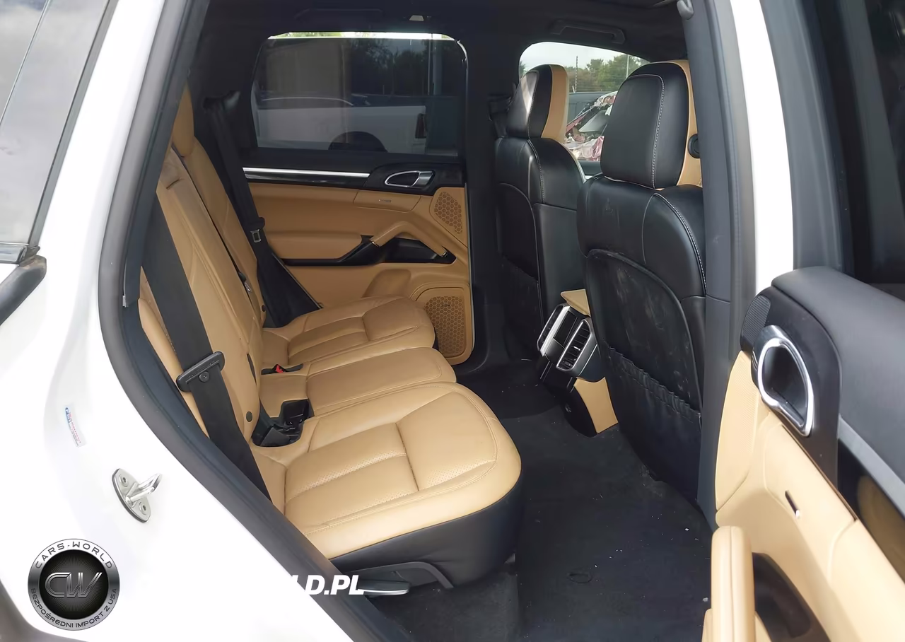 2017 Porsche Cayenne E-Hybrid S Platinum Edition VIN:WP1AE2A24HLA75505 - 8
