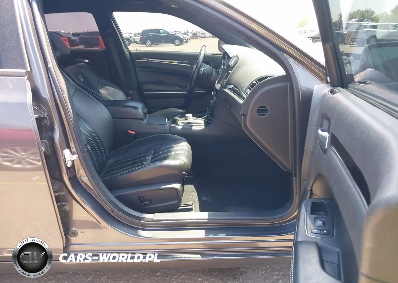 2021 Chrysler 300 300S VIN:2C3CCABG4MH545645 - 5