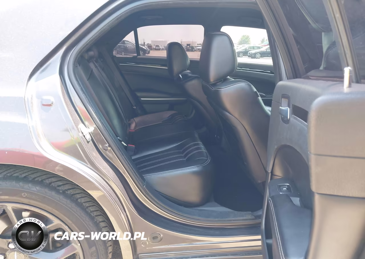 2021 Chrysler 300 300S VIN:2C3CCABG4MH545645 - 8