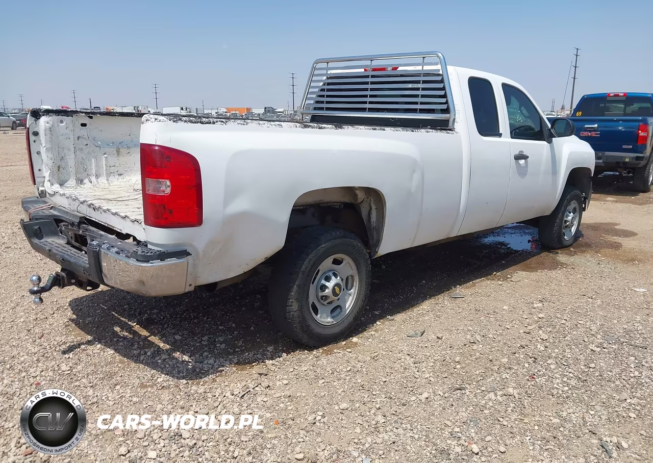 2011 Chevrolet Silverado 2500Hd Work Truck VIN:1GC2CVCG3BZ460287 - 4