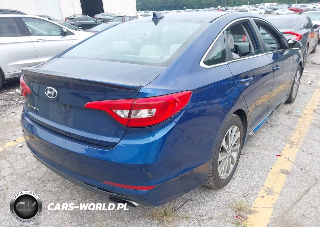 2016 Hyundai Sonata Sport VIN:5NPE34AF4GH343026 - 4