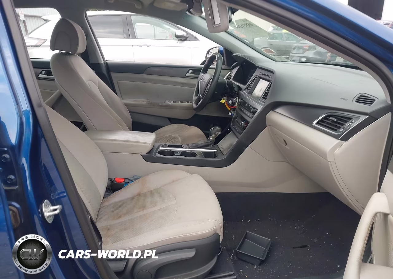 2016 Hyundai Sonata Sport VIN:5NPE34AF4GH343026 - 5