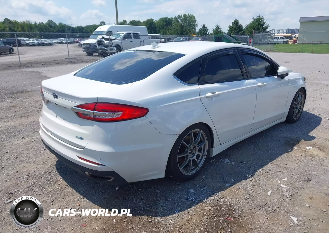 2020 Ford Fusion Se VIN:3FA6P0T92LR166904 - 4