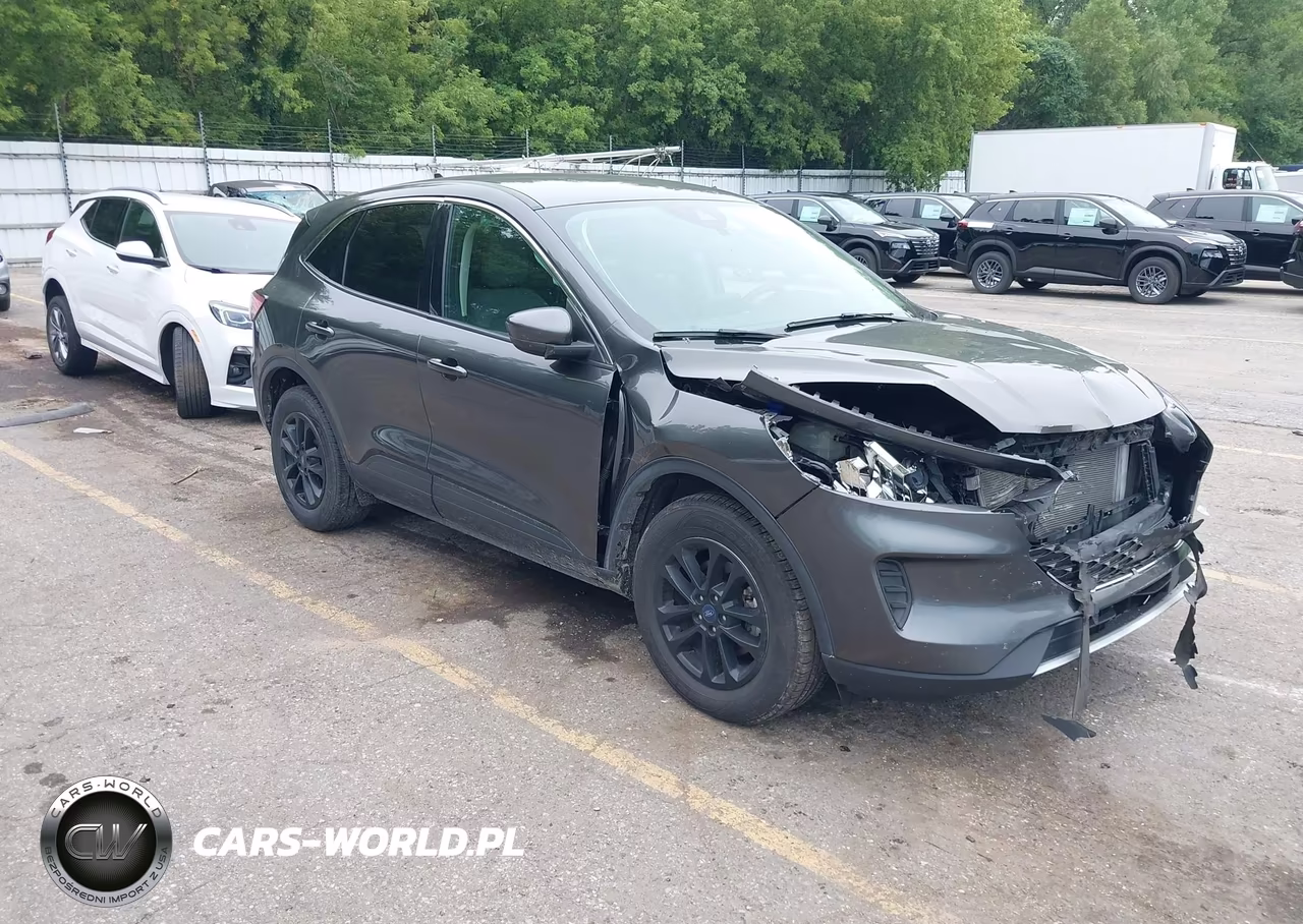 2020 Ford Escape Se