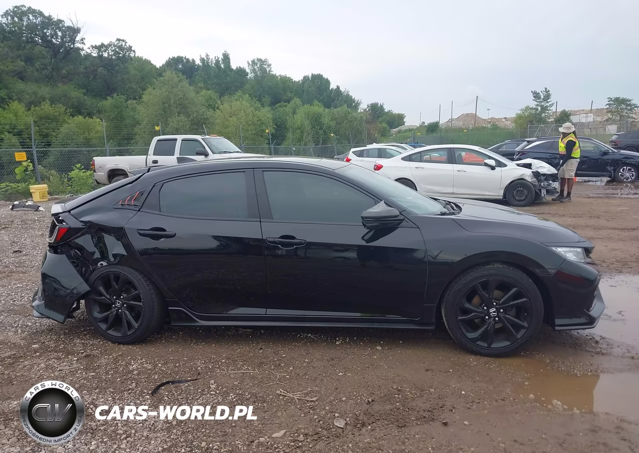 2018 Honda Civic Sport Touring VIN:SHHFK7H99JU416176 - 13