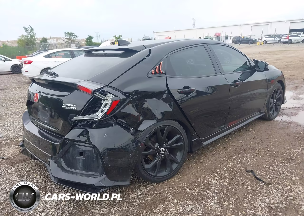 2018 Honda Civic Sport Touring VIN:SHHFK7H99JU416176 - 4