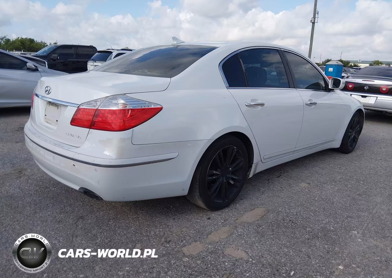 2011 Hyundai Genesis 3.8 VIN:KMHGC4DE8BU115293 - 4