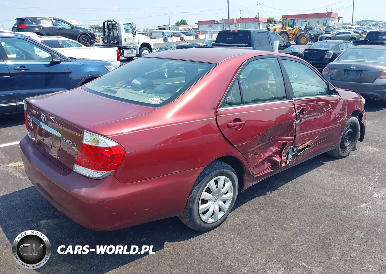 2005 Toyota Camry Le VIN:4T1BE32K15U044207 - 4