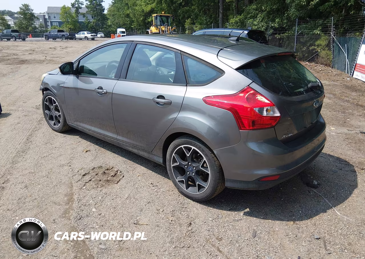 2014 Ford Focus Se VIN:1FADP3K22EL192255 - 3