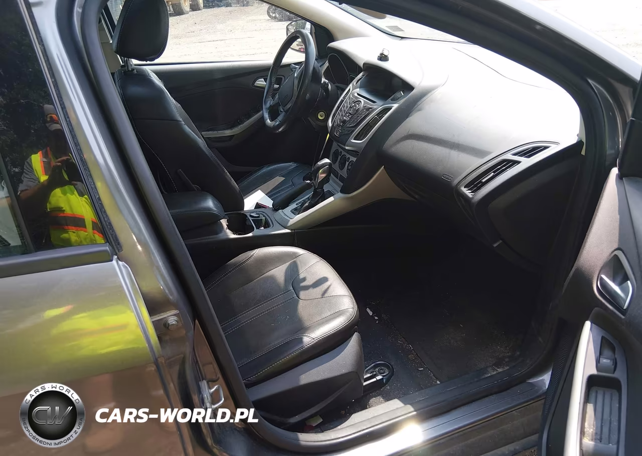 2014 Ford Focus Se VIN:1FADP3K22EL192255 - 5
