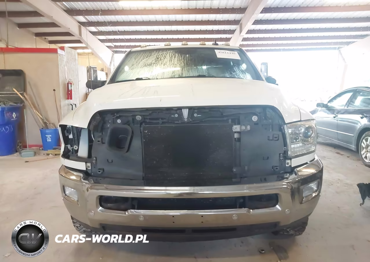 2018 Ram 3500 Laramie 4X4 8' Box VIN:3C63RRJL0JG155278 - 12