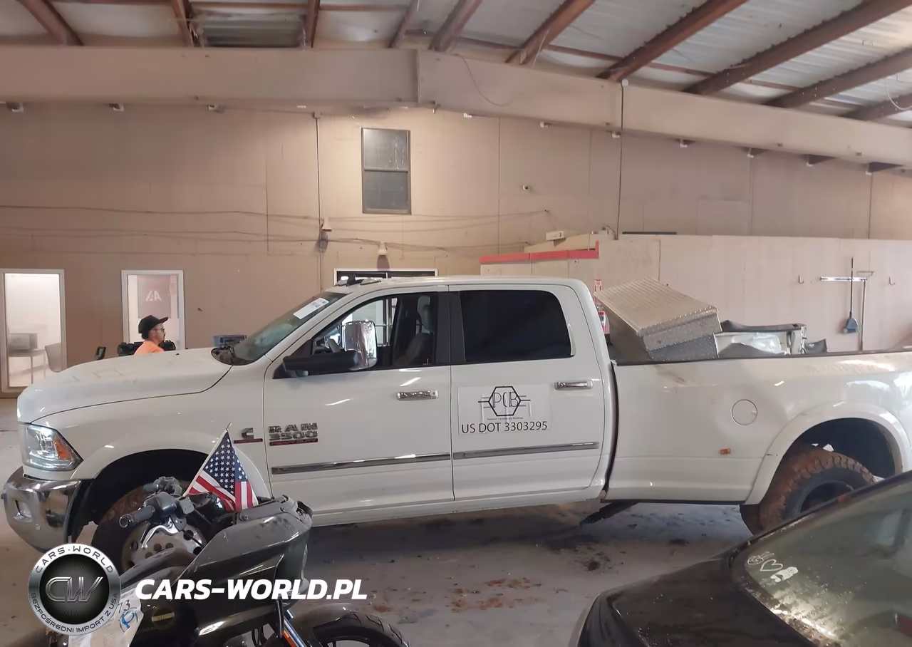 2018 Ram 3500 Laramie 4X4 8' Box VIN:3C63RRJL0JG155278 - 14