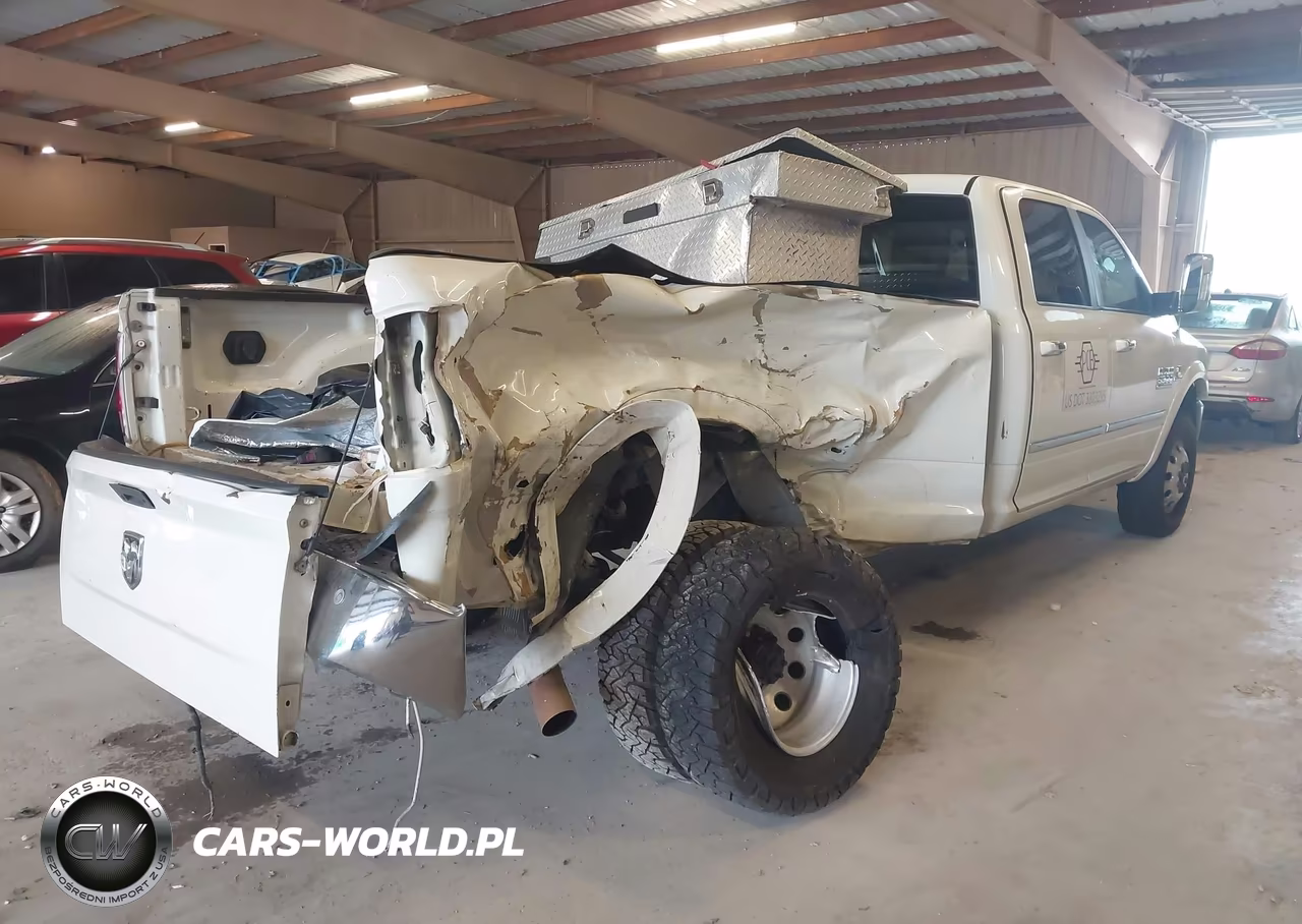 2018 Ram 3500 Laramie 4X4 8' Box VIN:3C63RRJL0JG155278 - 4