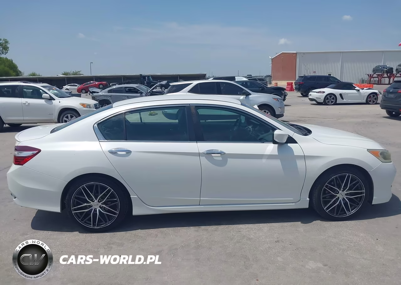 2017 Honda Accord Sport VIN:1HGCR2F66HA218090 - 13