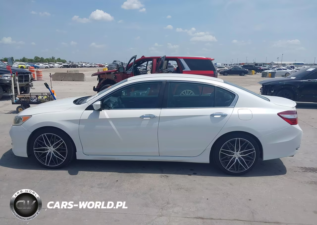 2017 Honda Accord Sport VIN:1HGCR2F66HA218090 - 14