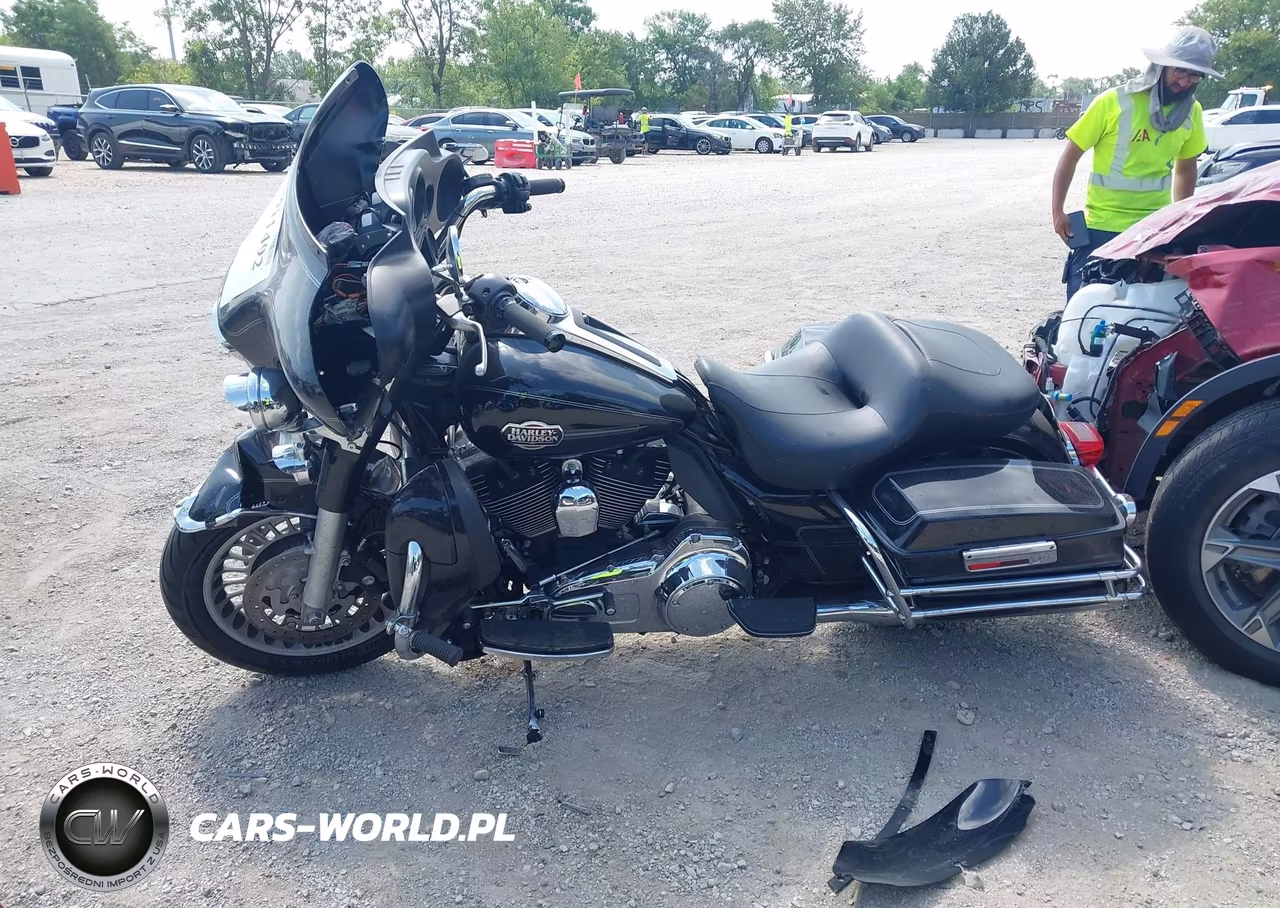2009 Harley-Davidson Flhtcu VIN:1HD1FC4159Y667795 - 12