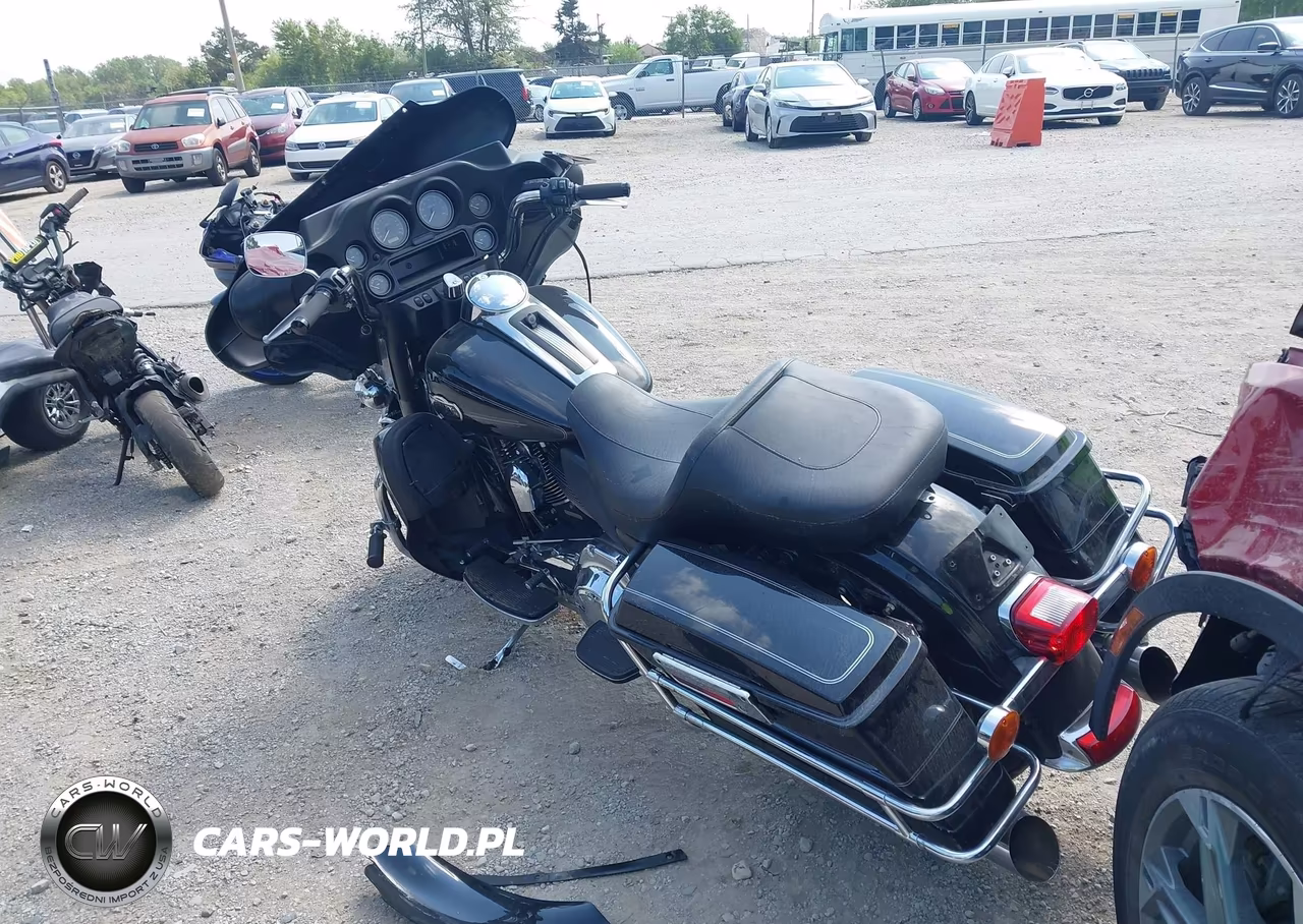 2009 Harley-Davidson Flhtcu VIN:1HD1FC4159Y667795 - 3