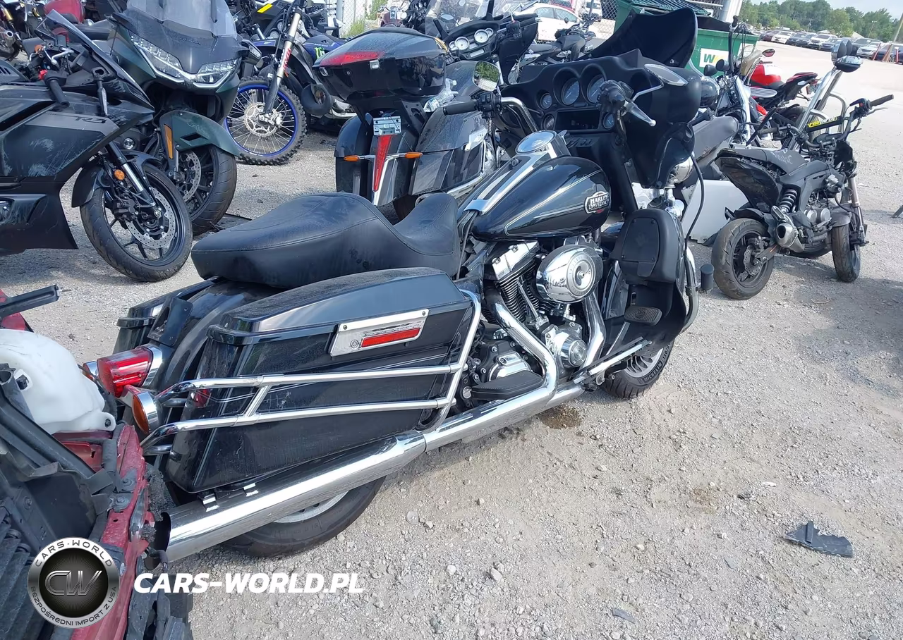2009 Harley-Davidson Flhtcu VIN:1HD1FC4159Y667795 - 4