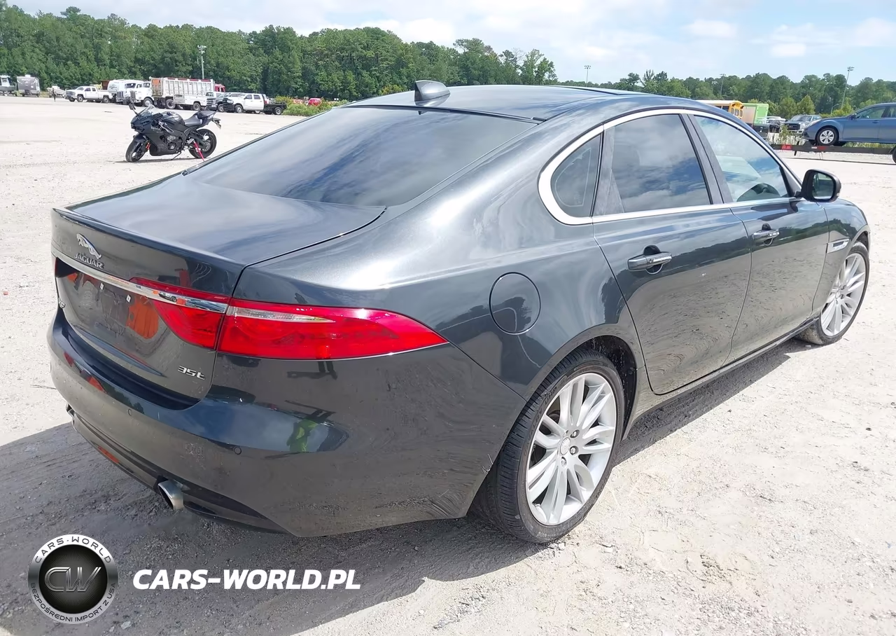 2016 Jaguar Xf 35T Prestige VIN:SAJBE4BV3GCY09884 - 4