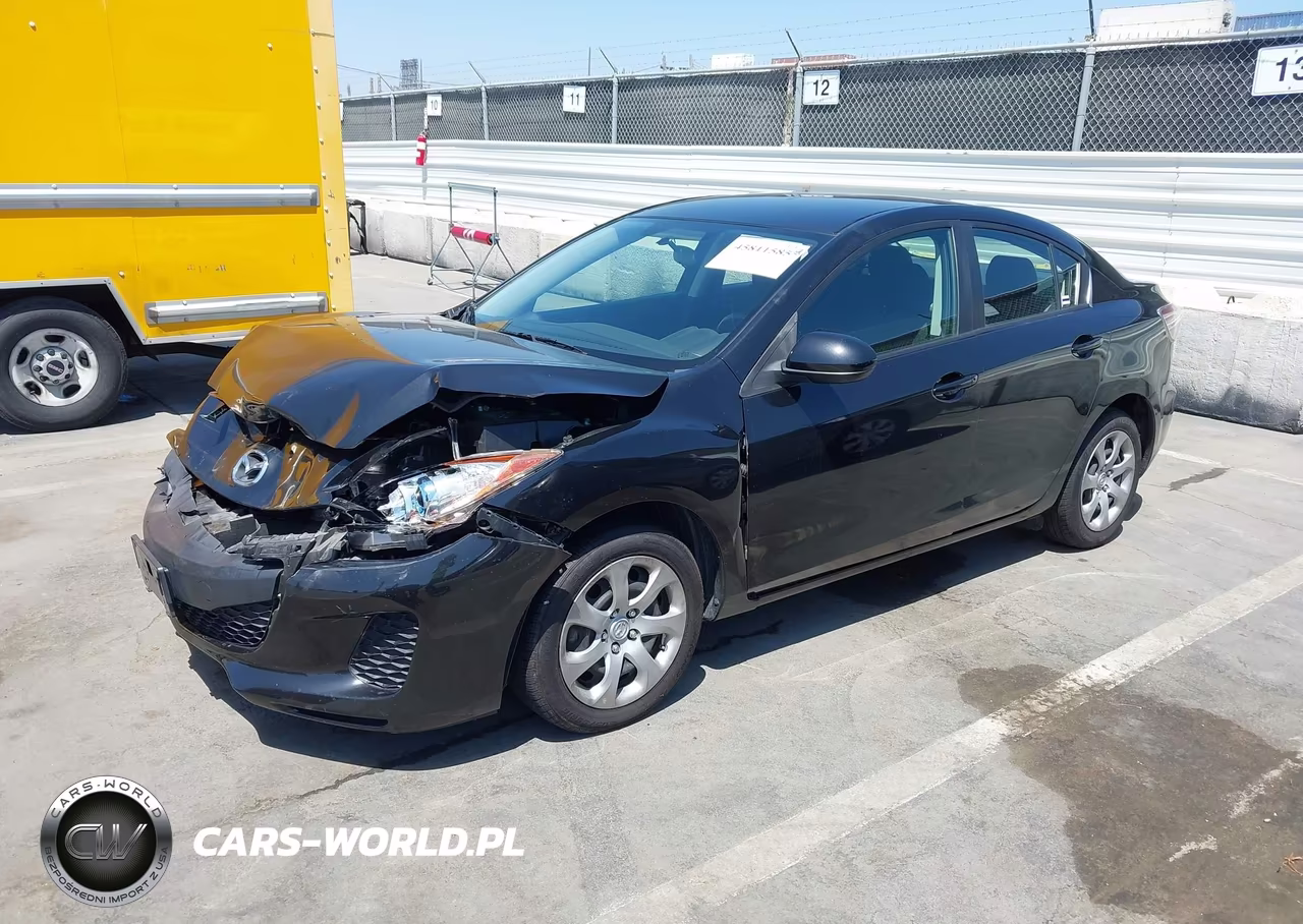 2013 Mazda Mazda3 I Sport VIN:JM1BL1UP8D1811056 - 2